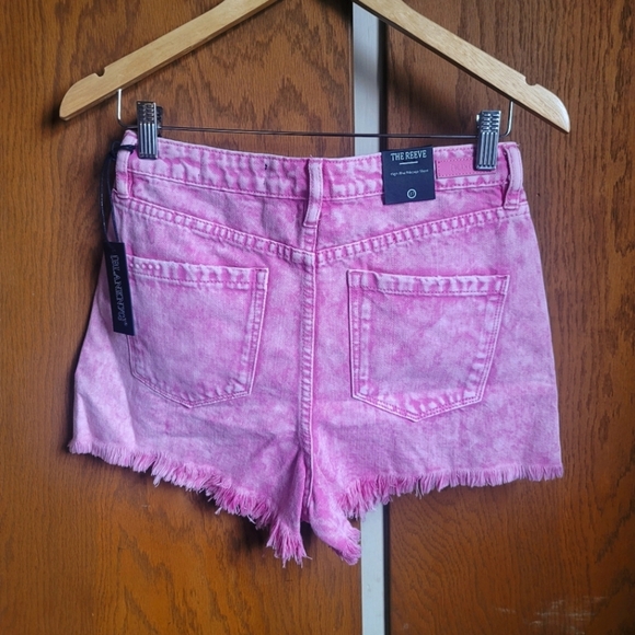 BlankNYC, The Reeve, High Rise Short, In Flamingo, Size 27 - Picture 5 of 12
